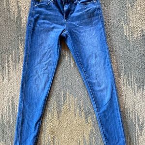 Celebrity Pink mid rise ankle skinny. Good condition. Look new. SIZE 0/24